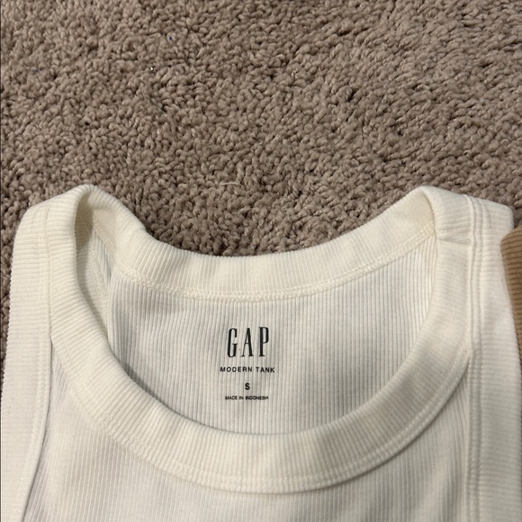 Gap Ribbed Tanks - Picture 2 of 3